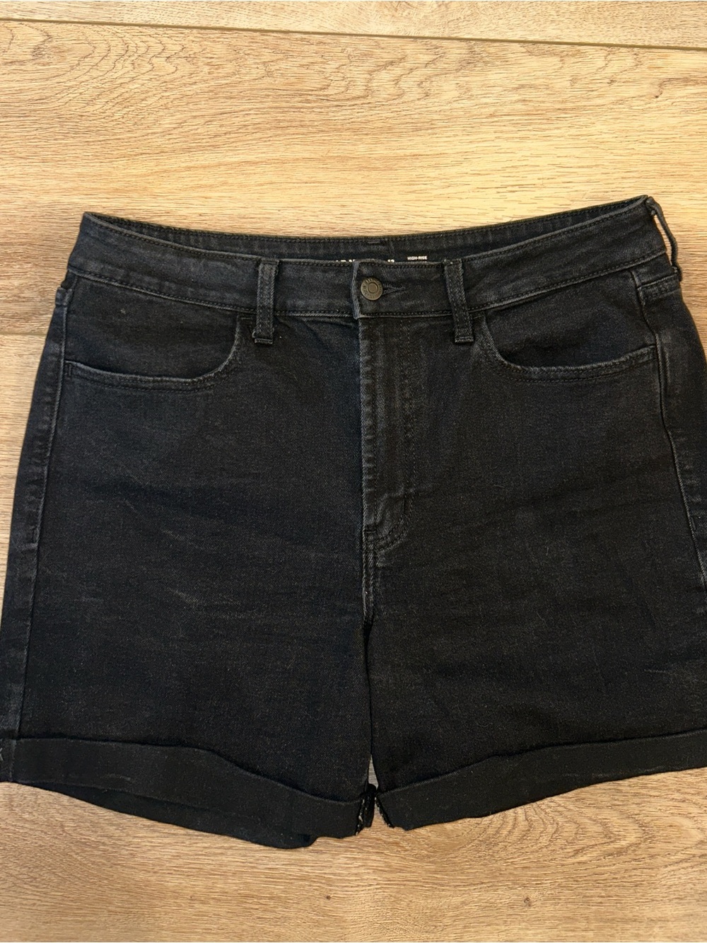 Old Navy Black Denim Cuffed Women's Shorts High Rise WOW 12